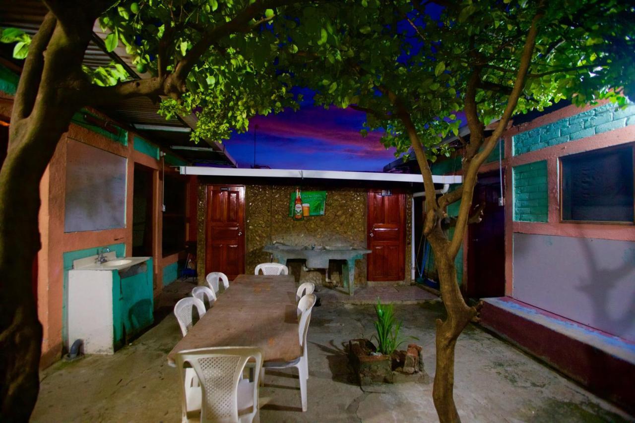 Hostal Los Chamos San Juan del Sur Exteriör bild