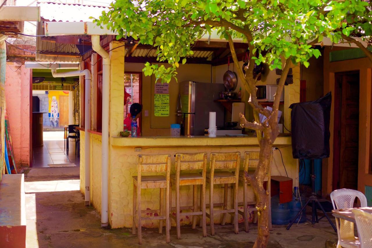 Hostal Los Chamos San Juan del Sur Exteriör bild