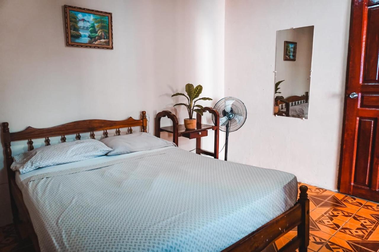 Hostal Los Chamos San Juan del Sur Exteriör bild