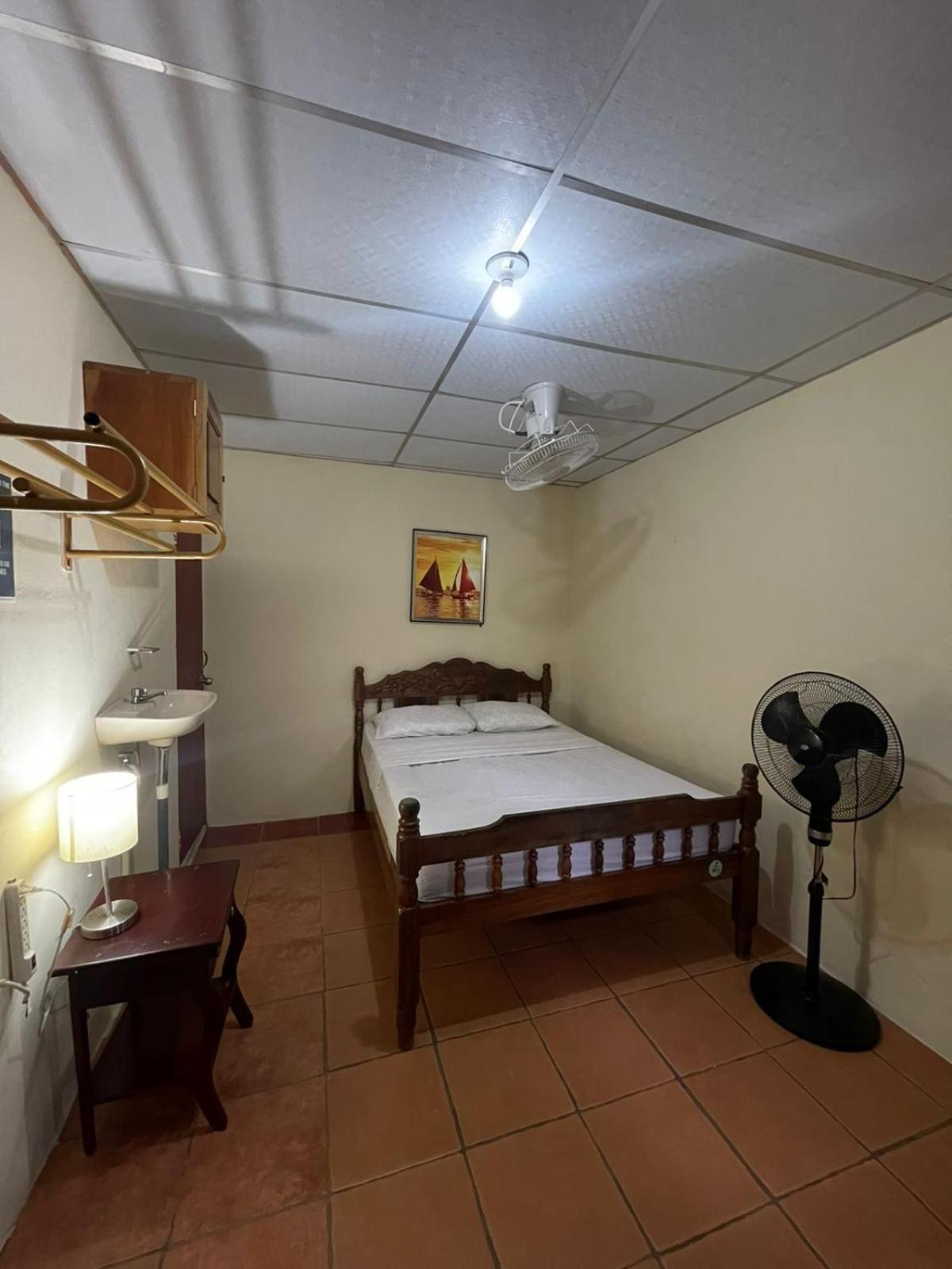 Hostal Los Chamos San Juan del Sur Exteriör bild