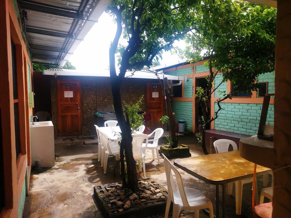 Hostal Los Chamos San Juan del Sur Exteriör bild